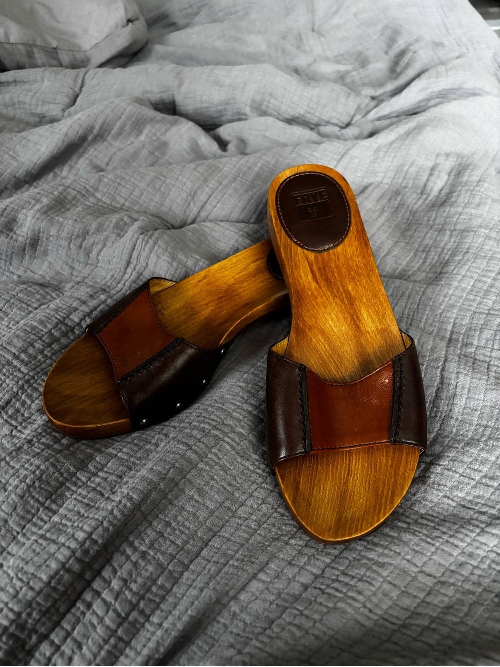 Frye Ellie Slide Leather and wood sandals